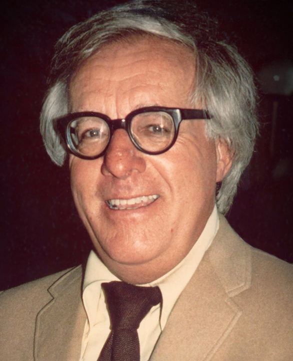 Ray Bradbury (1975) -cropped- (Ray Bradbury)