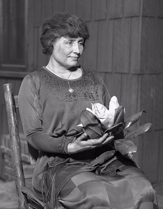 Portrait of Helen Keller (1920).