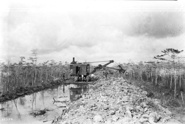 Steam shovel at work on the Tamiami Trail (8977744420) (Mike Mulligan and His Steam Shovel)