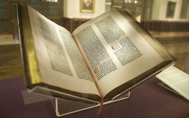Gutenberg Bible, Lenox Copy, New York Public Library, 2009. Pic 01 (The Bible)